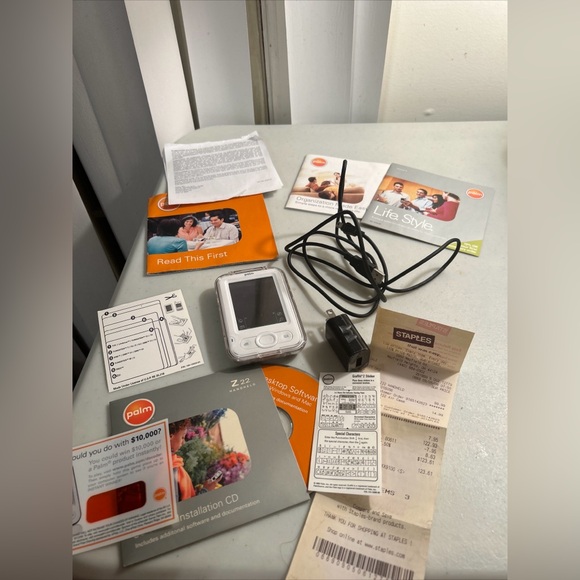 Palm Z22 Handheld 2005 Personal Organizer - Picture 2 of 3